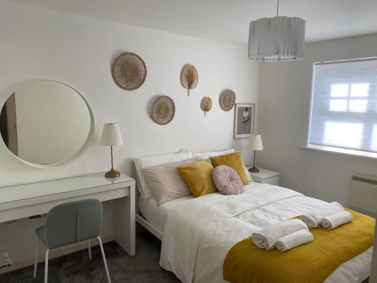Marine Viewing 2 Bedrooms Flat 맨체스터 외부 사진